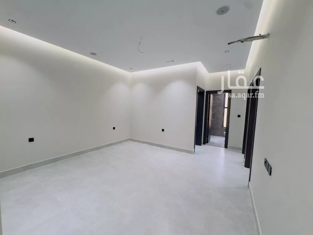 4 bedroom apartment in Al Rawdah 6