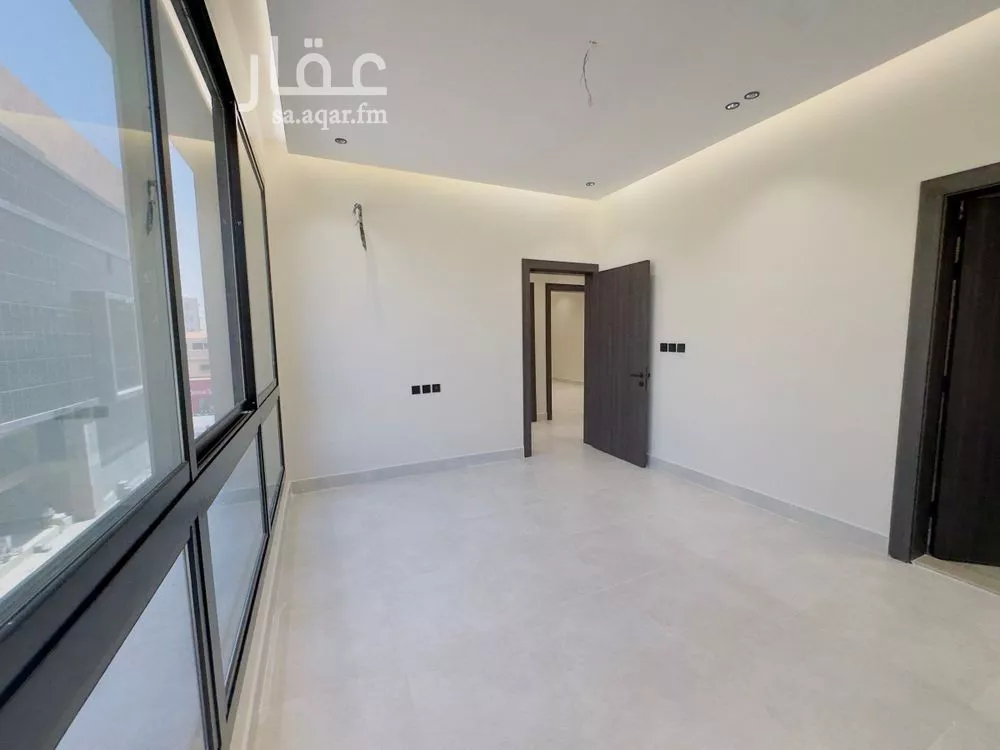 4 bedroom apartment in Al Rawdah 9