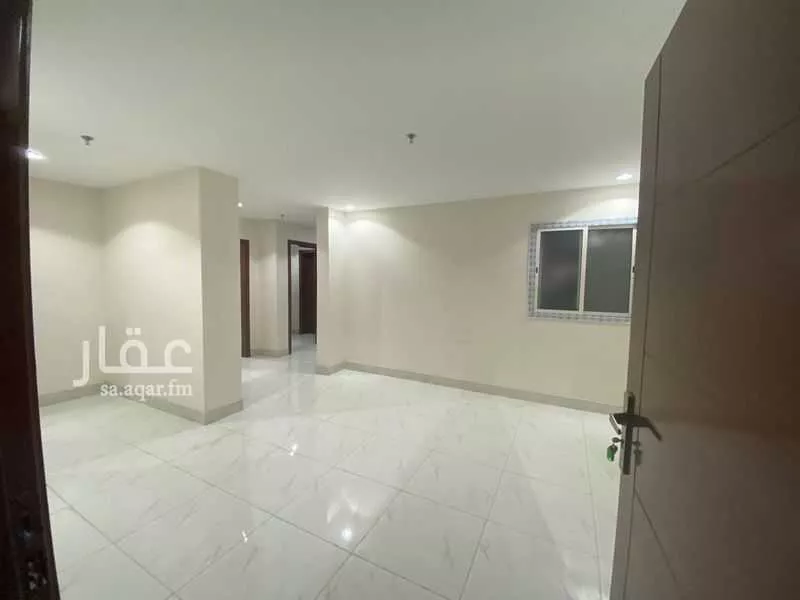 4 bedroom apartment in Al Aziziyah 3
