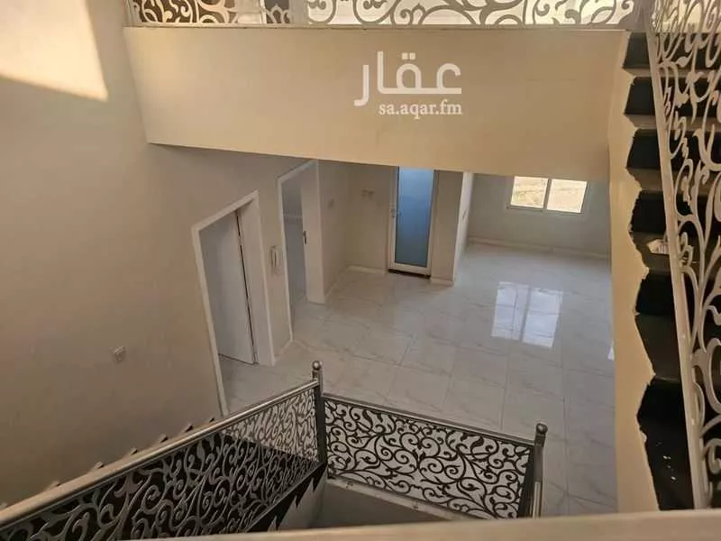 فيلا 8 غرف في الصواري 4