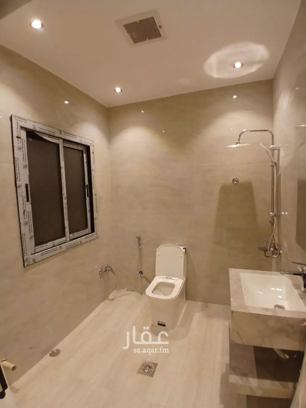 3 bedroom floor in Al Khaleej 5