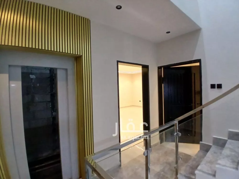 3 bedroom floor in Al Khaleej 10
