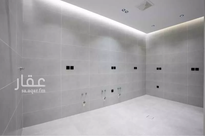 4 bedroom apartment in Al Rawdah 19