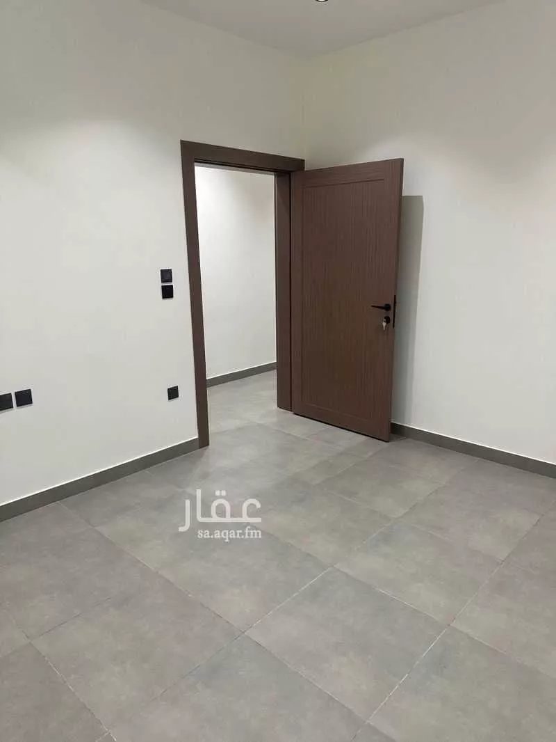 شقة 4 غرف في الروضة 10