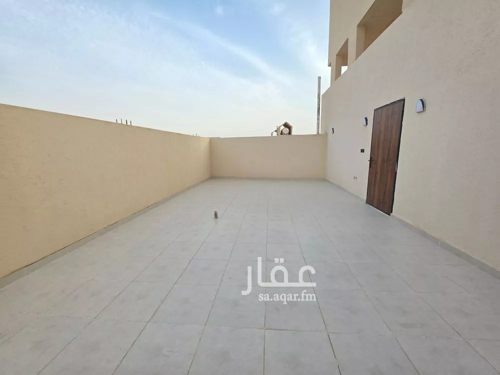 7 bedroom floor in Uhud 12