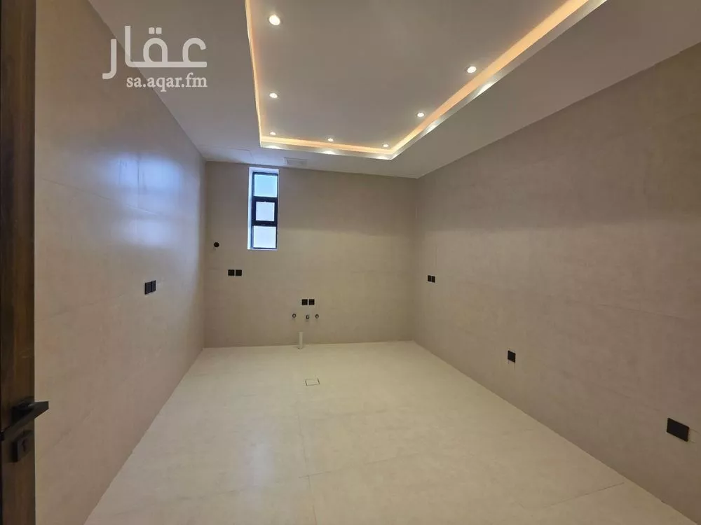 7 bedroom floor in Uhud 8