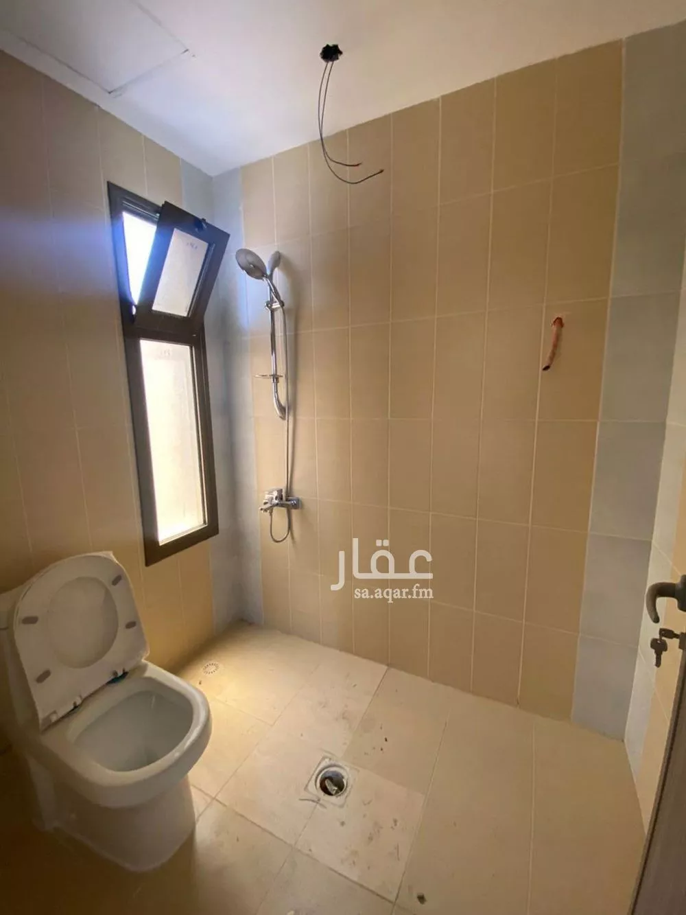 فيلا 8 غرف في البحيرة 6