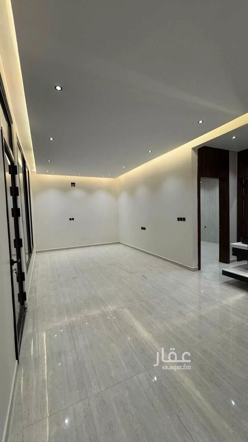 9 bedroom villa in Dahiat King Fahd, Eastern Province 11