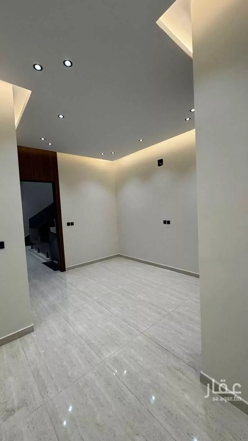 9 bedroom villa in Dahiat King Fahd, Eastern Province 12