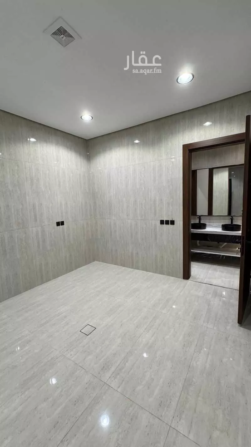 9 bedroom villa in Dahiat King Fahd, Eastern Province 7