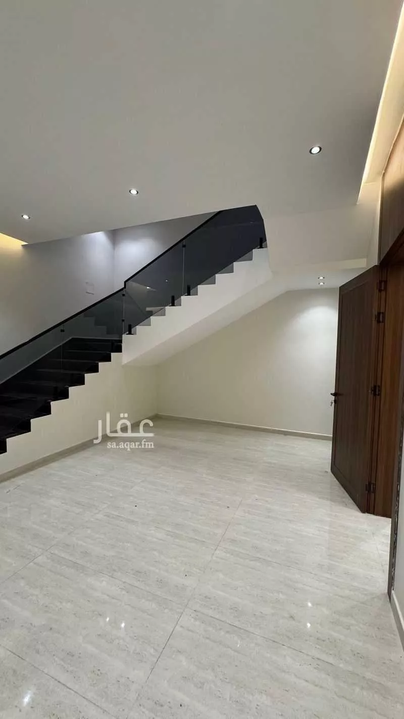 9 bedroom villa in Dahiat King Fahd, Eastern Province 8