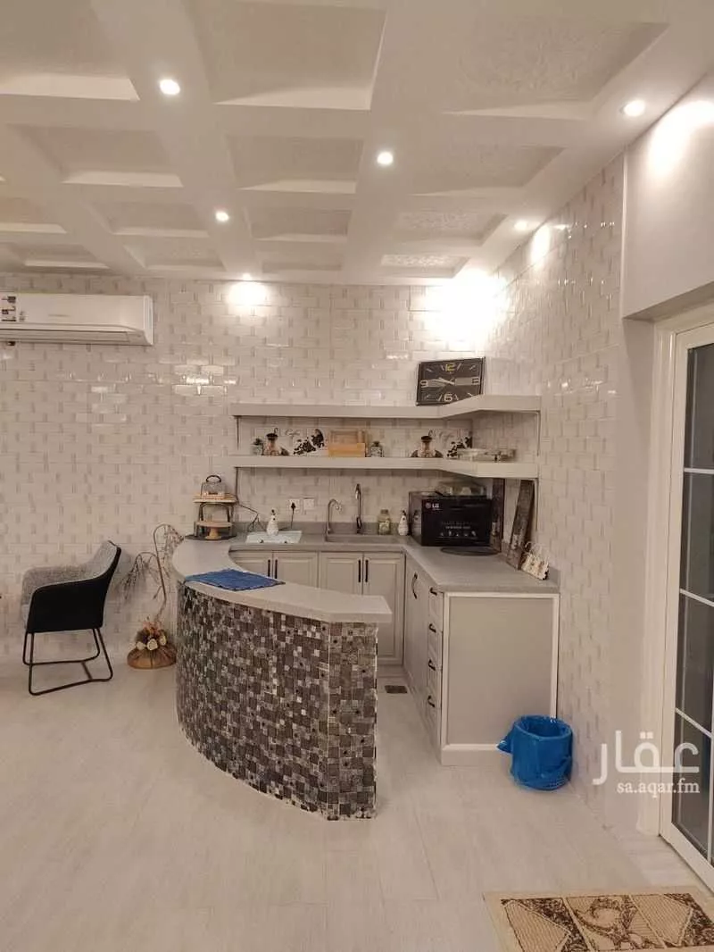 13 bedroom villa in Dahiat King Fahd 12