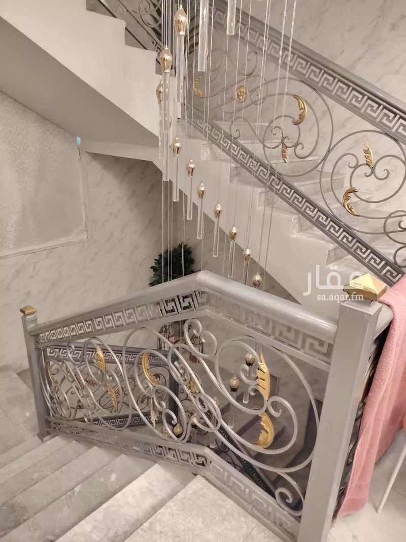 13 bedroom villa in Dahiat King Fahd 15