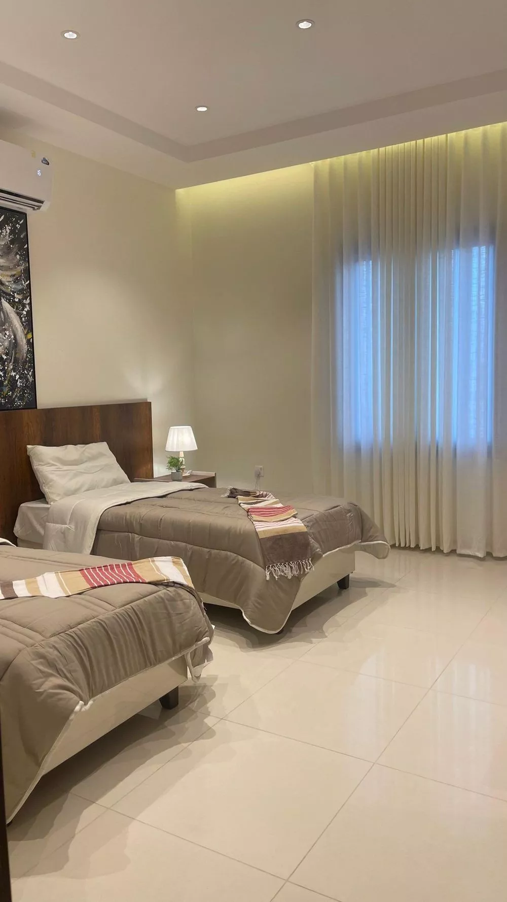 5 bedroom apartment in Al Difa 8