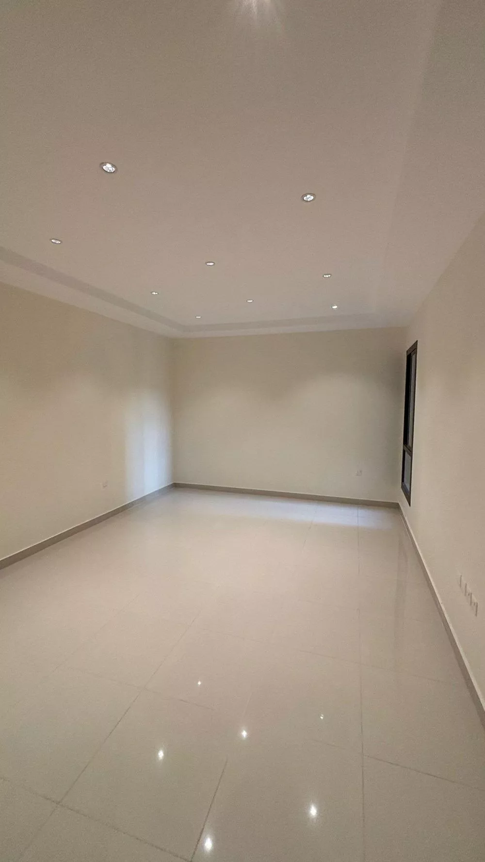 5 bedroom apartment in Al Difa 13