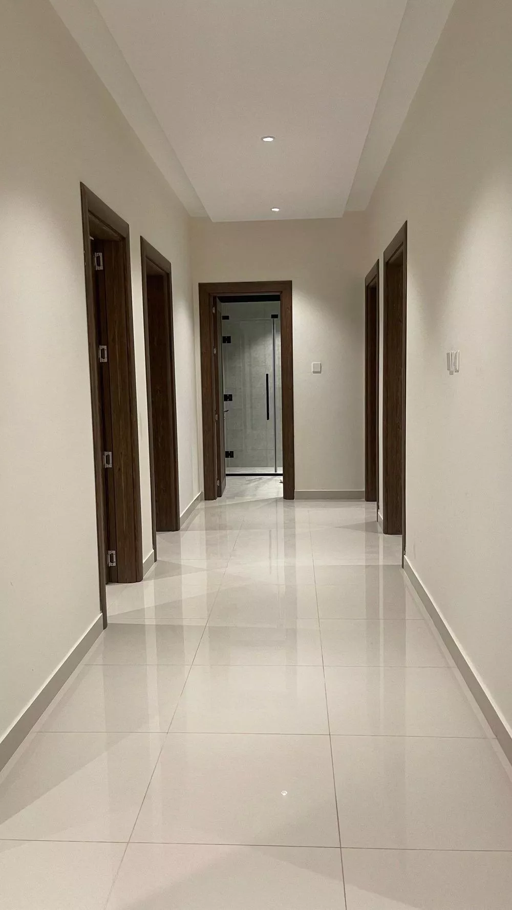 5 bedroom apartment in Al Difa 4