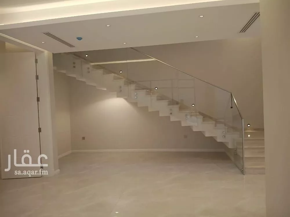 7 bedroom villa in Al Bahr 5