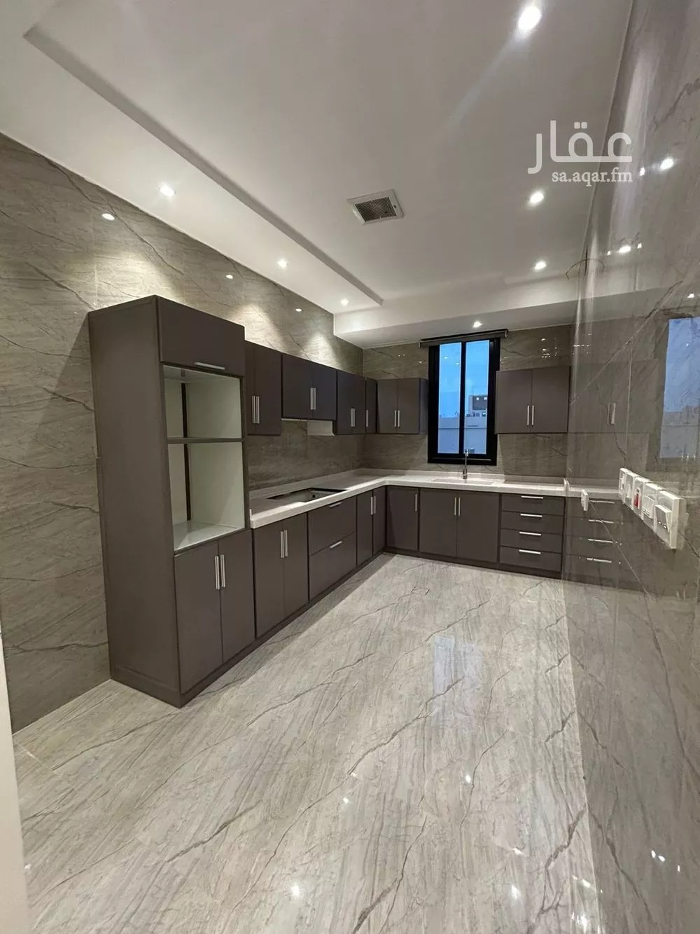 3 bedroom floor in Al Narjis 5
