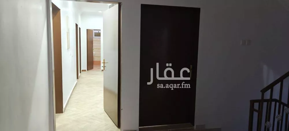 4 bedroom floor in Dhahrat Laban 5