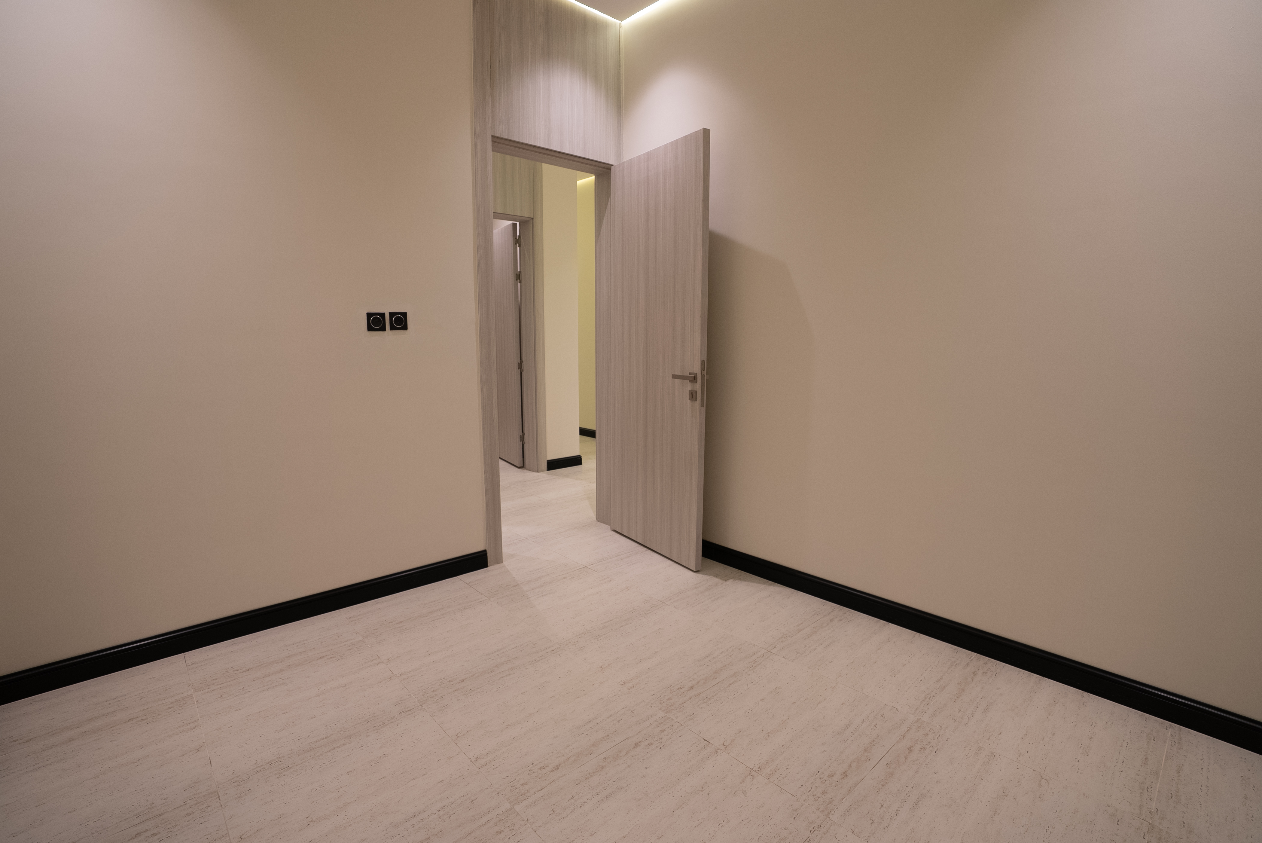 apartment in Dhahrat Laban 9