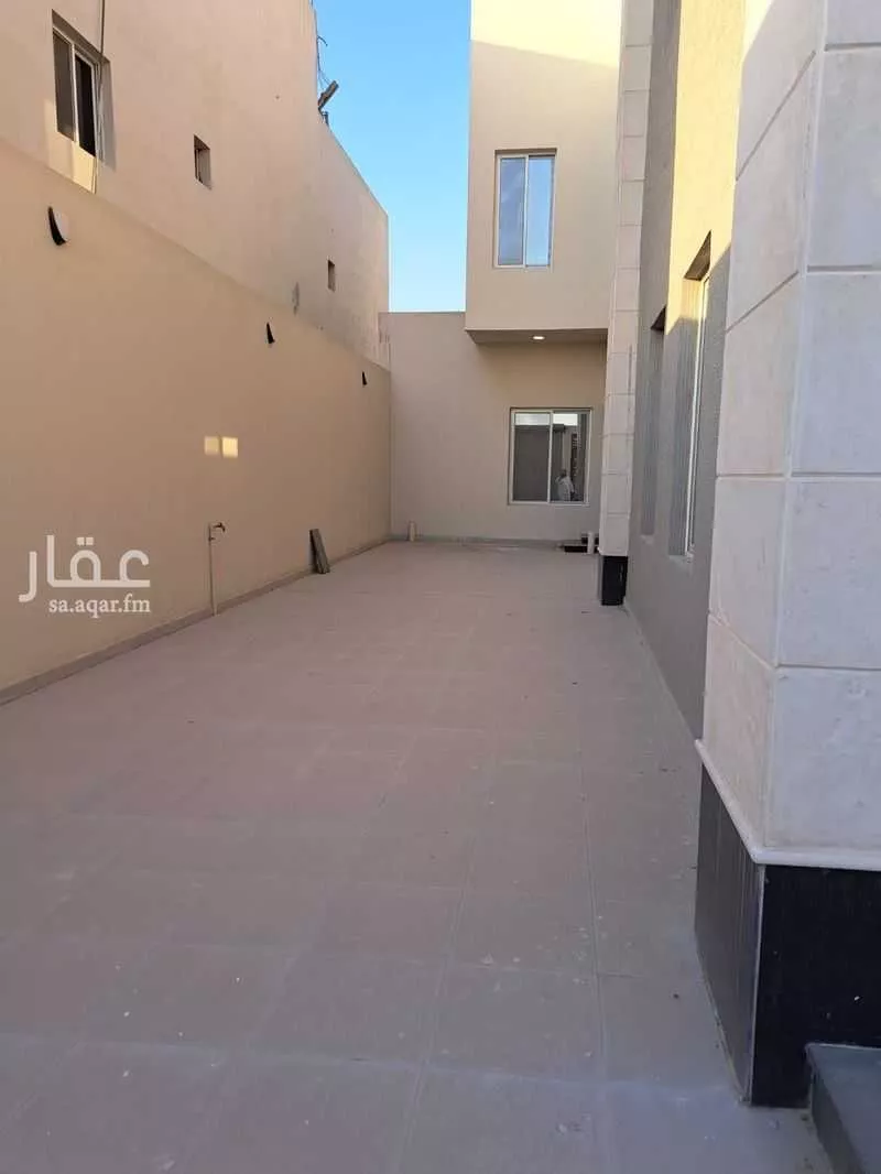 فيلا 6 غرف في الشراع 11