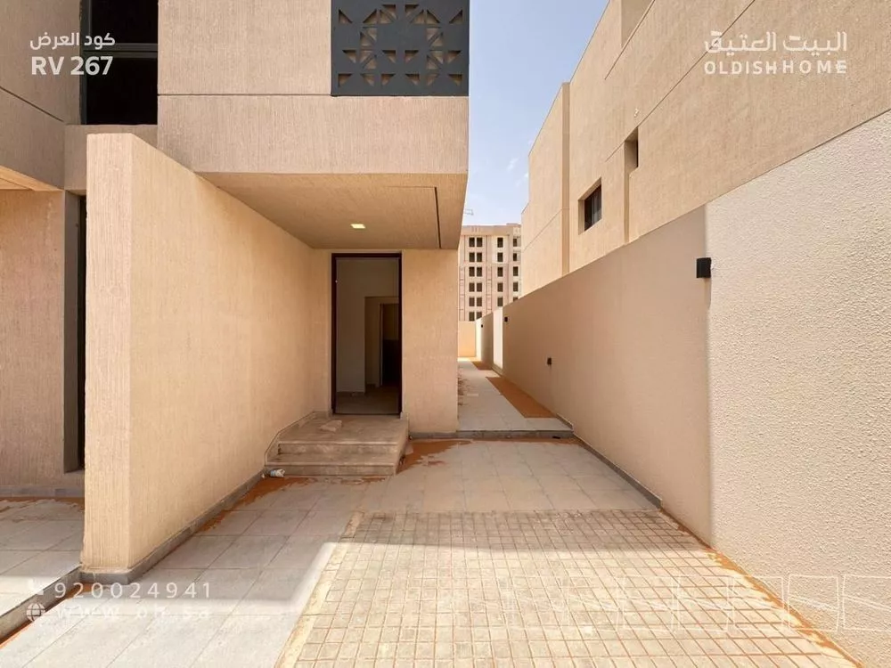 5 bedroom villa in Al Narjis 2