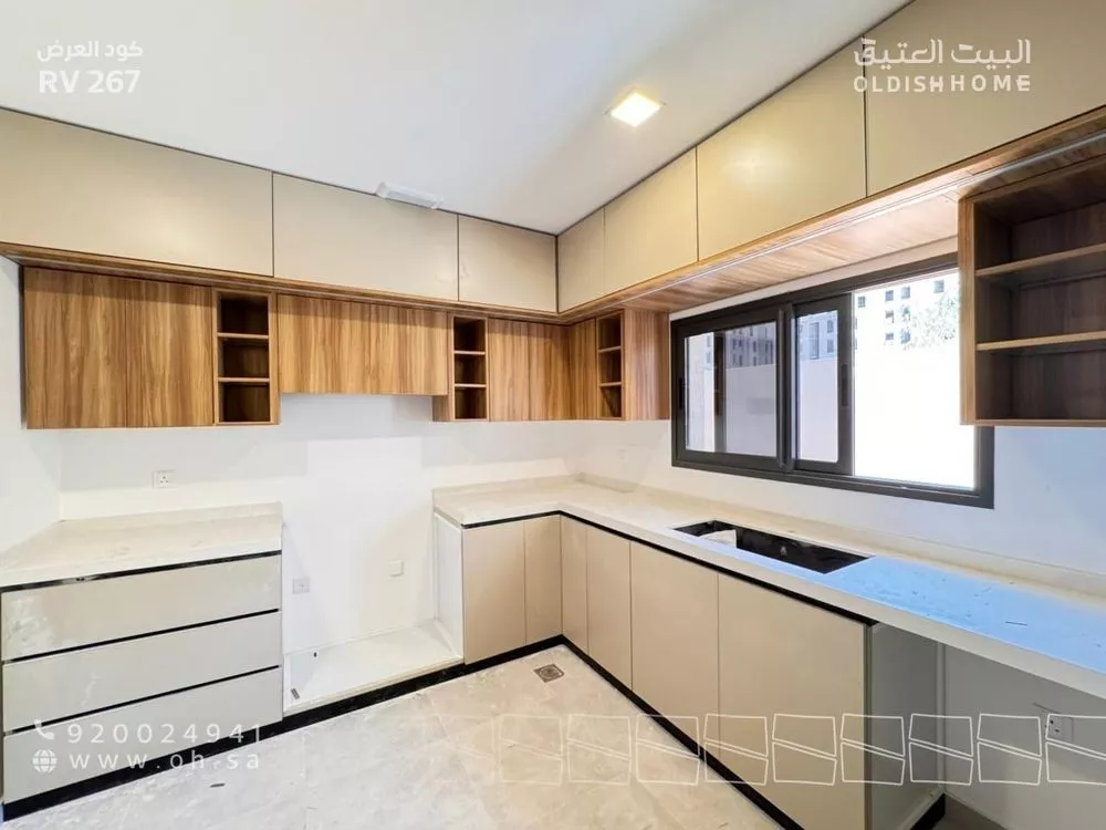5 bedroom villa in Al Narjis 5