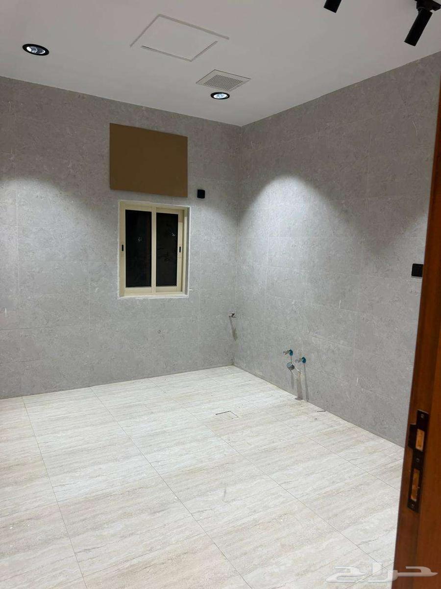 4 bedroom apartment in Al Falah 21