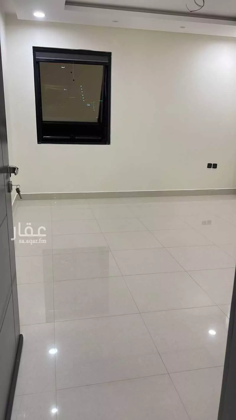 شقة 4 غرف في العقيق 7