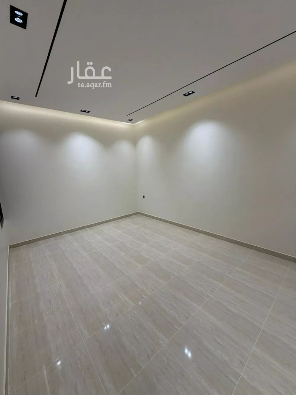 فيلا 5 غرف في الرمال 10