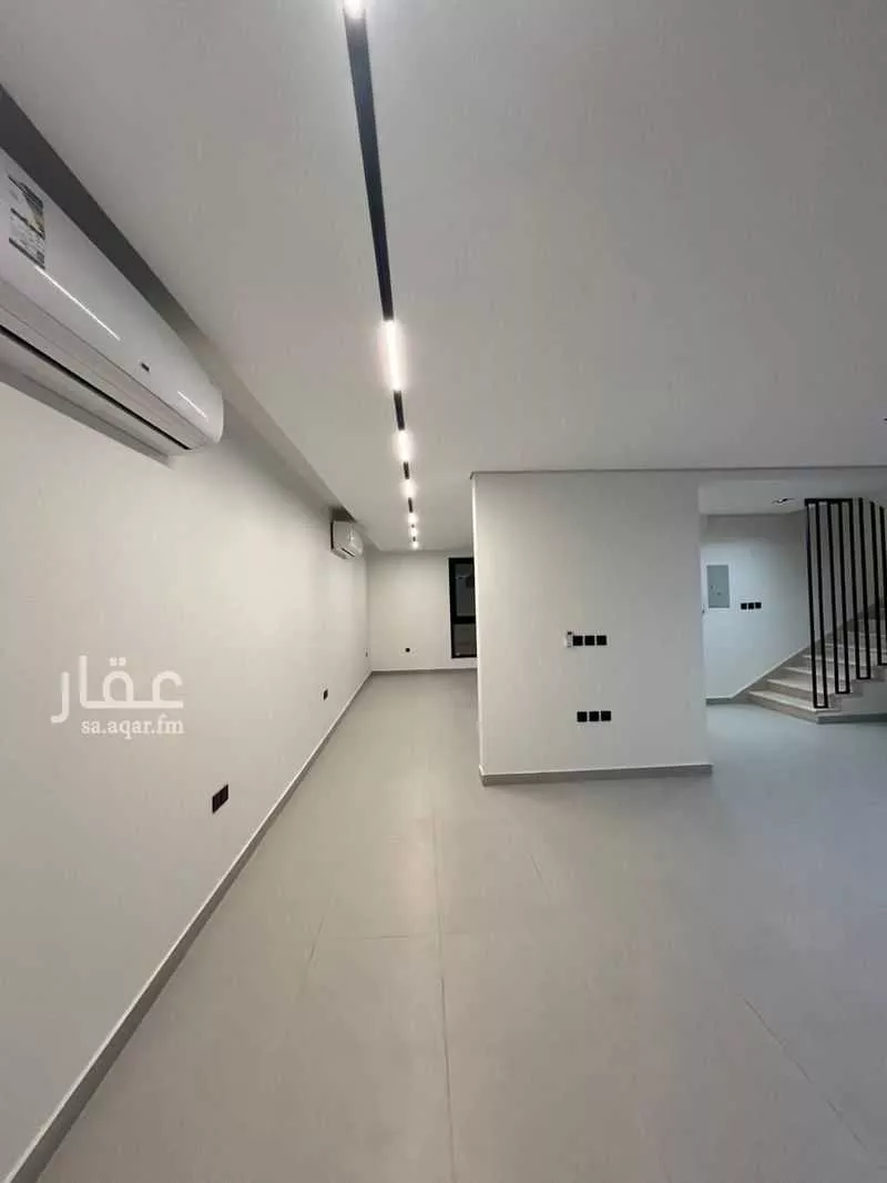 فيلا 4 غرف في الربيع 10