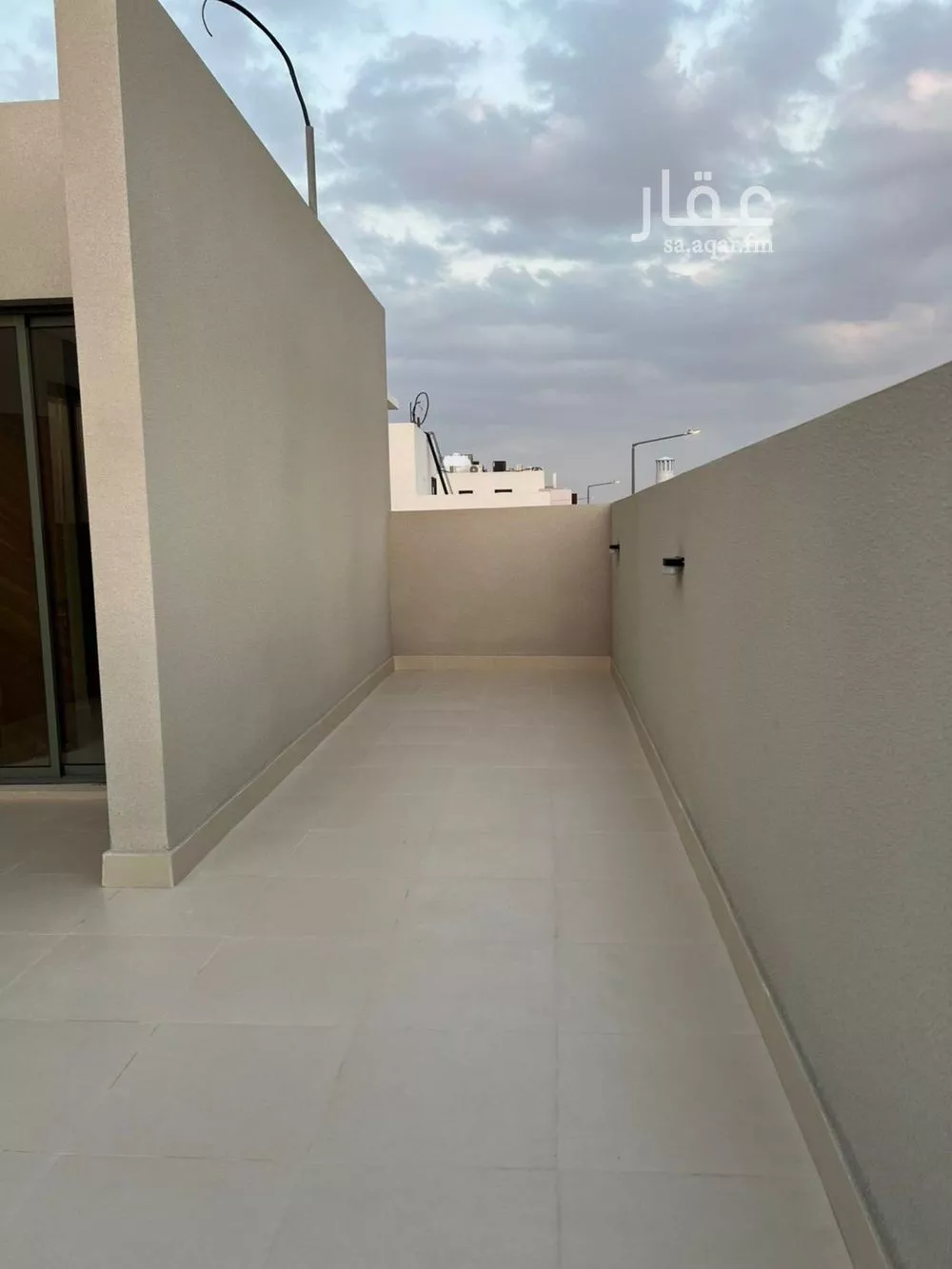 فيلا 8 غرف في العارض 3