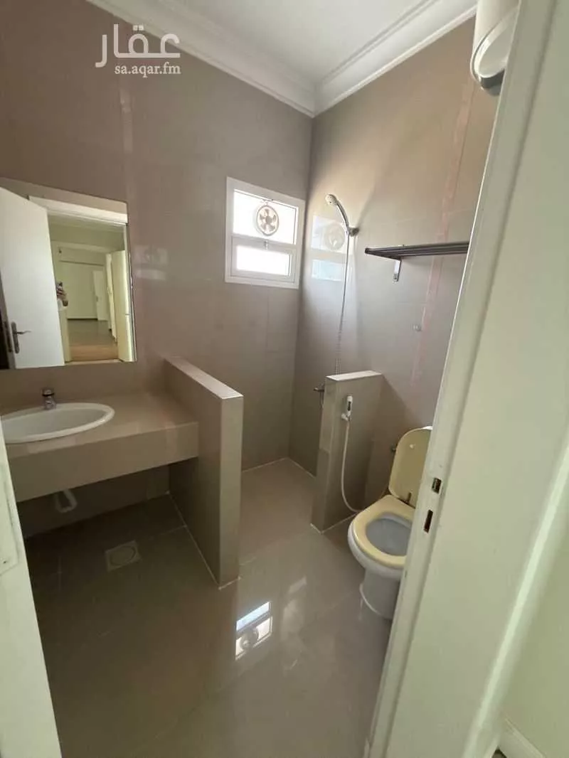 5 bedroom apartment in Al Muntazah 12