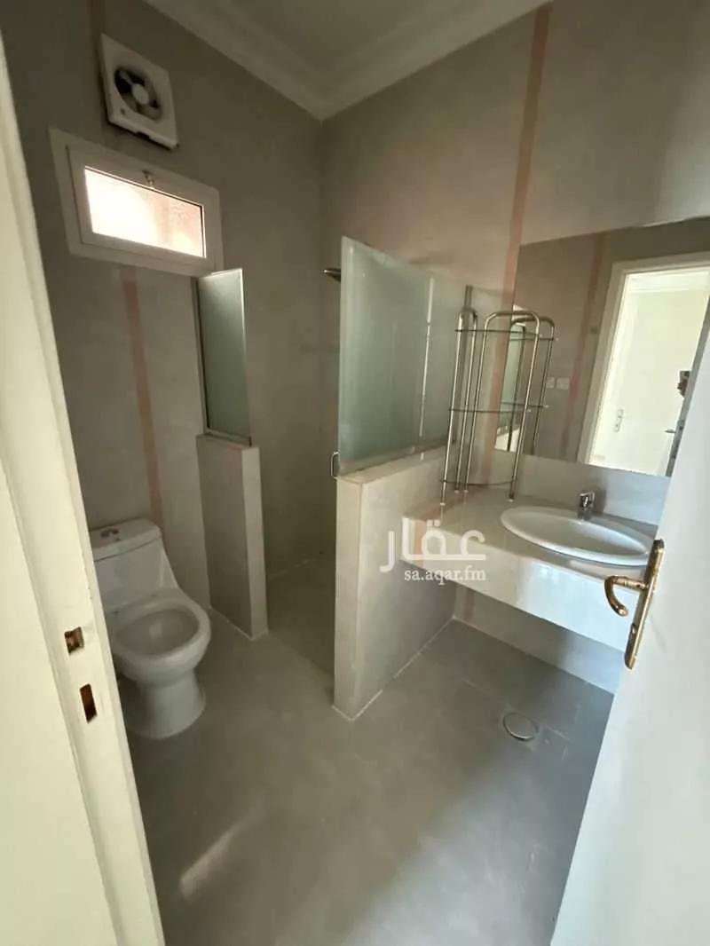 5 bedroom apartment in Al Muntazah 9