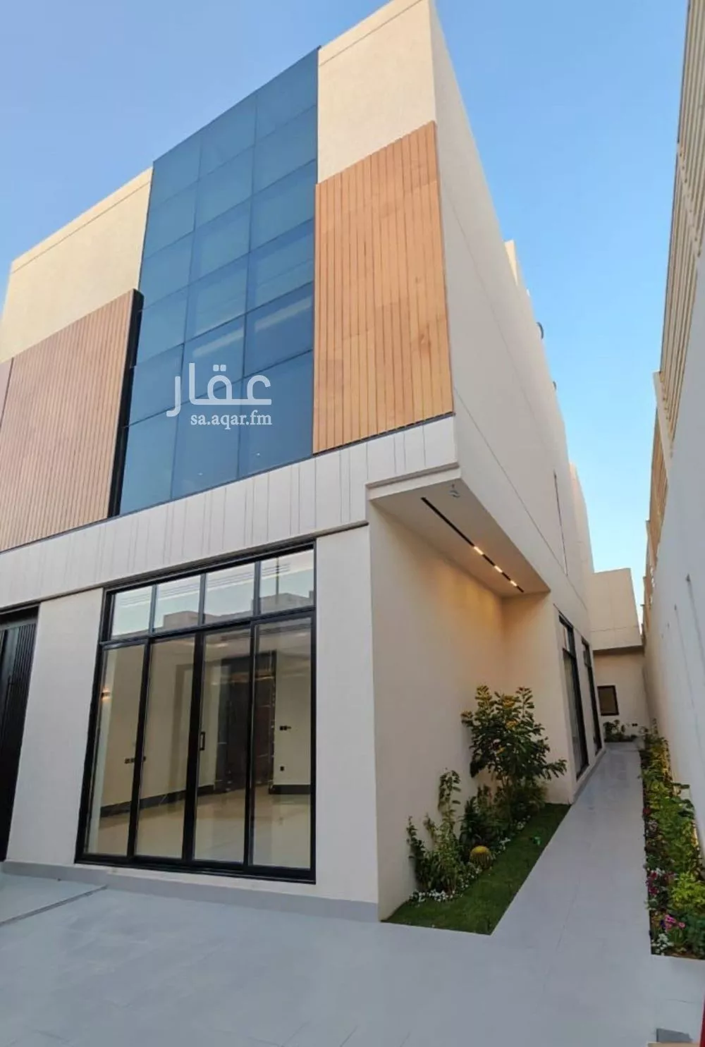 فيلا 5 غرف في الياسمين 2