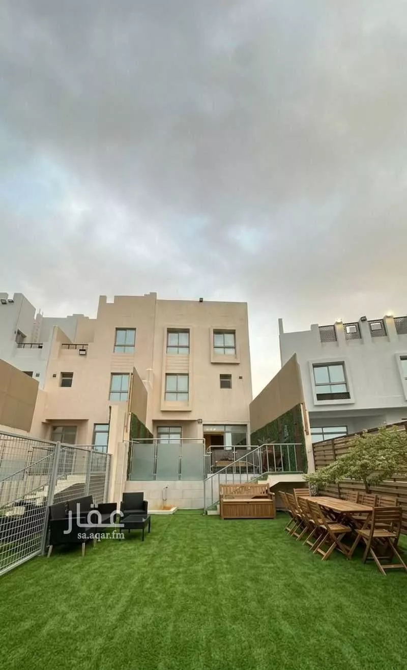 فيلا 4 غرف في المرجان 2