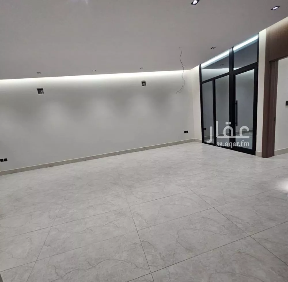 9 bedroom villa in At Tahliyah, Eastern Province 5