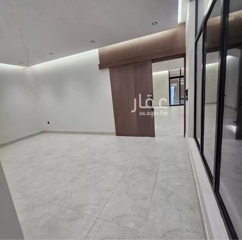 8 bedroom villa in At Tahliyah 4
