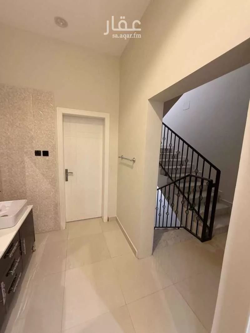 2 bedroom floor in Al Malqa 5
