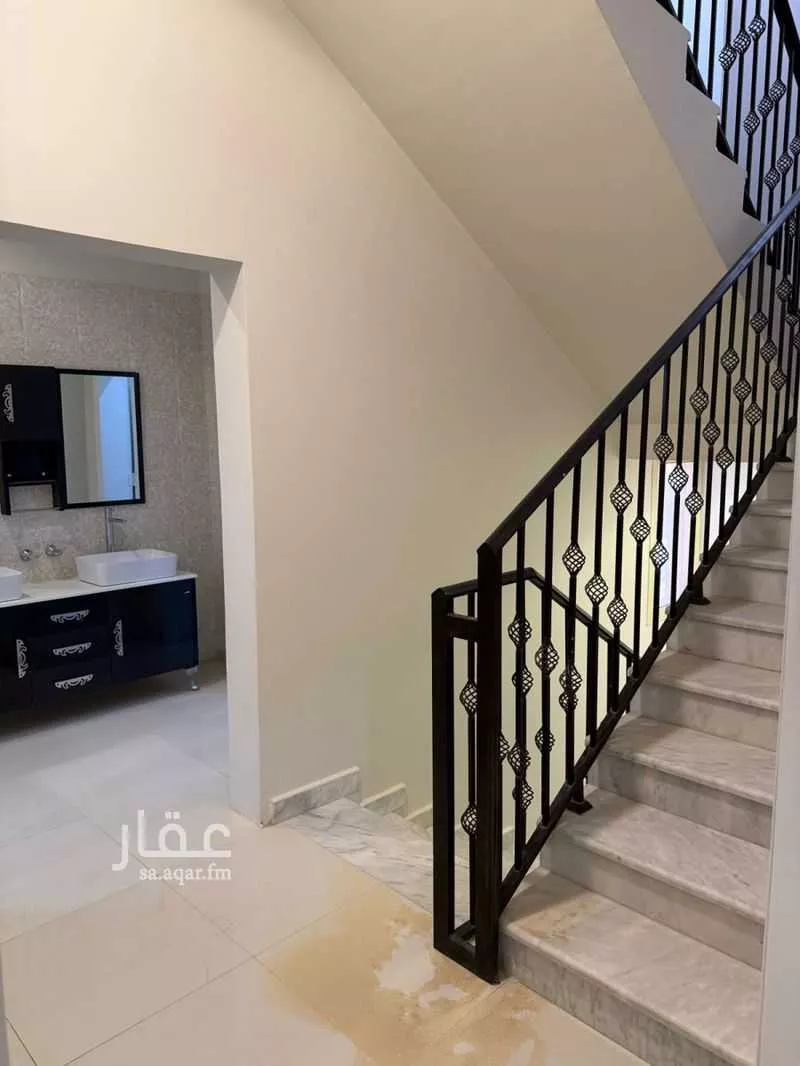 2 bedroom floor in Al Malqa 6