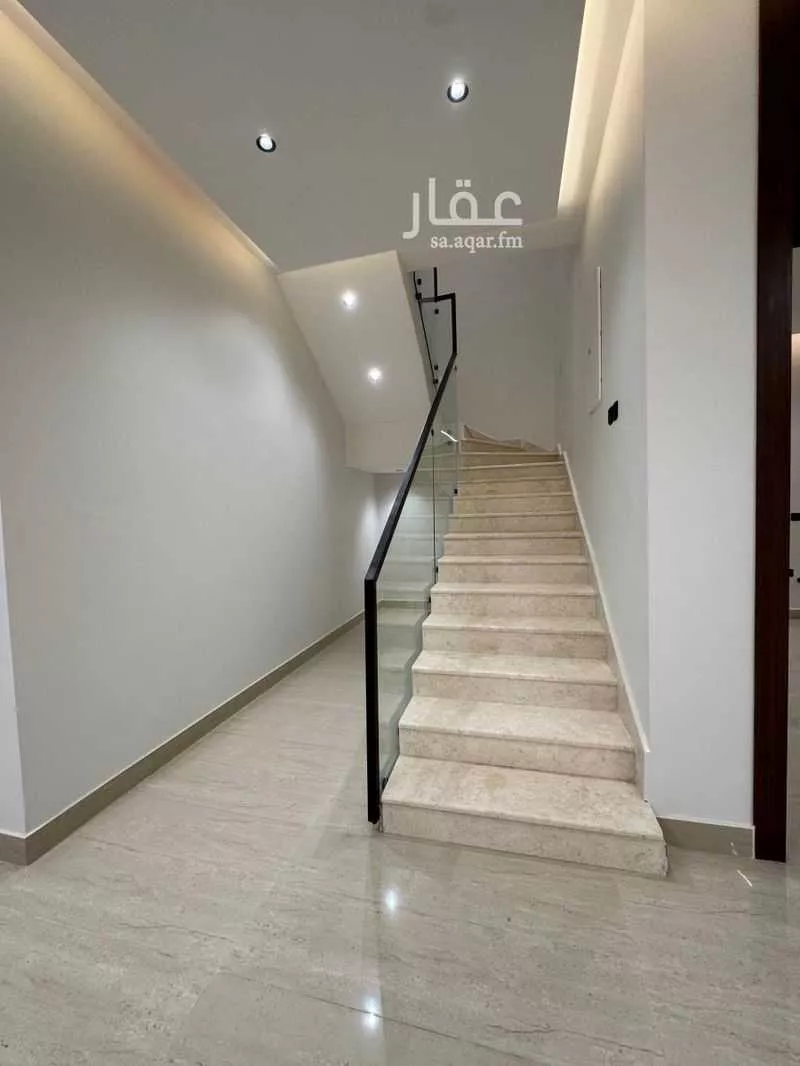 فيلا 4 غرف في الشرق 3