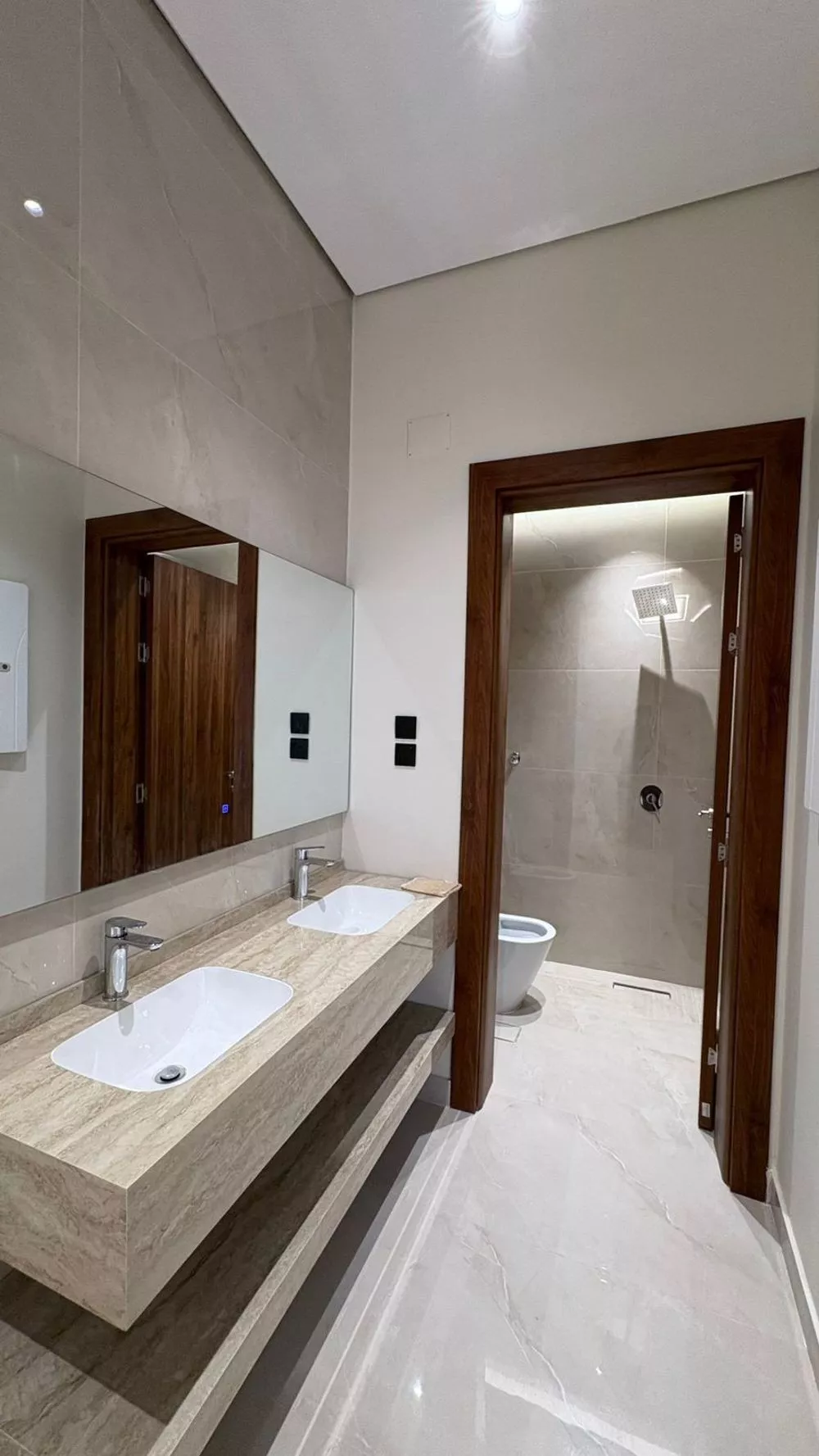 4 bedroom floor in Al Shafiyah 6
