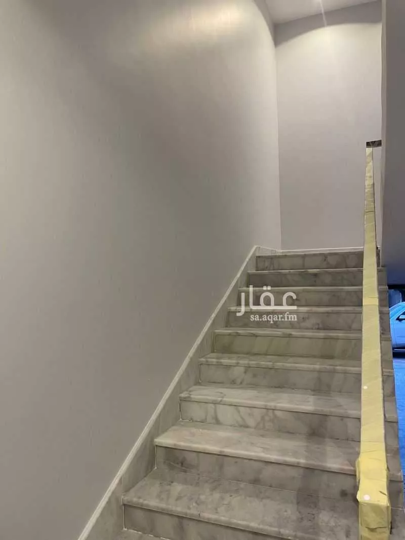 4 bedroom floor in Dhahrat Al Badiah 2
