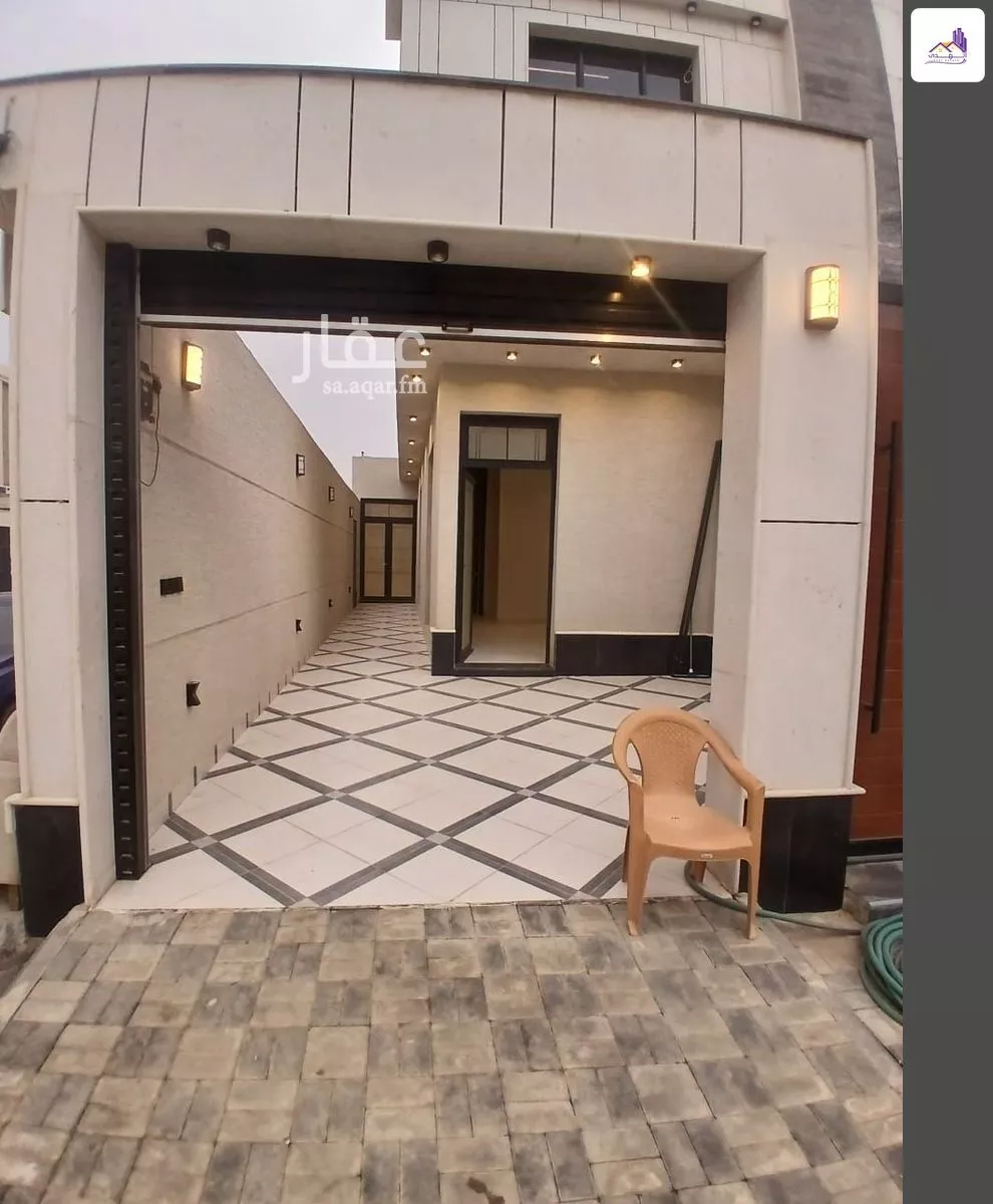 5 bedroom floor in Al Janadriyah 2