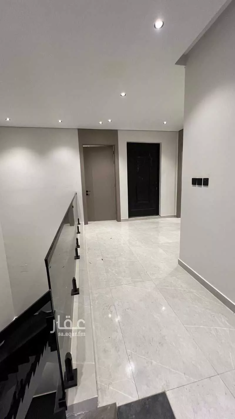 فيلا 8 غرف في ضاحية الملك فهد 3