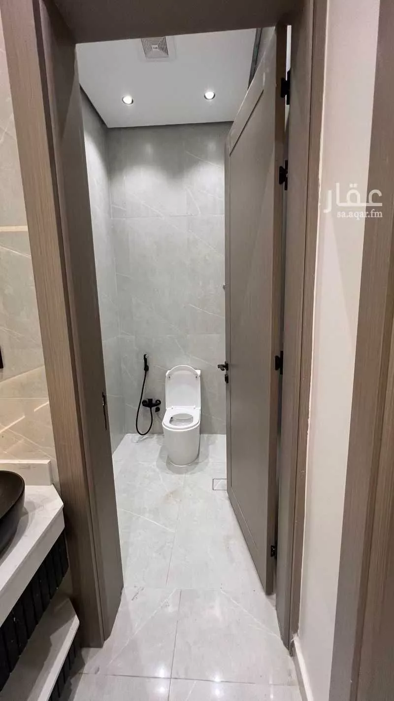 فيلا 8 غرف في ضاحية الملك فهد 23