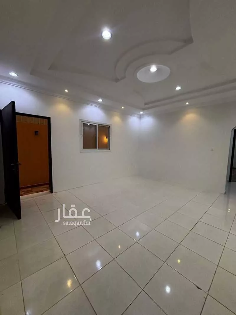 4 bedroom floor in Tuwaiq 3