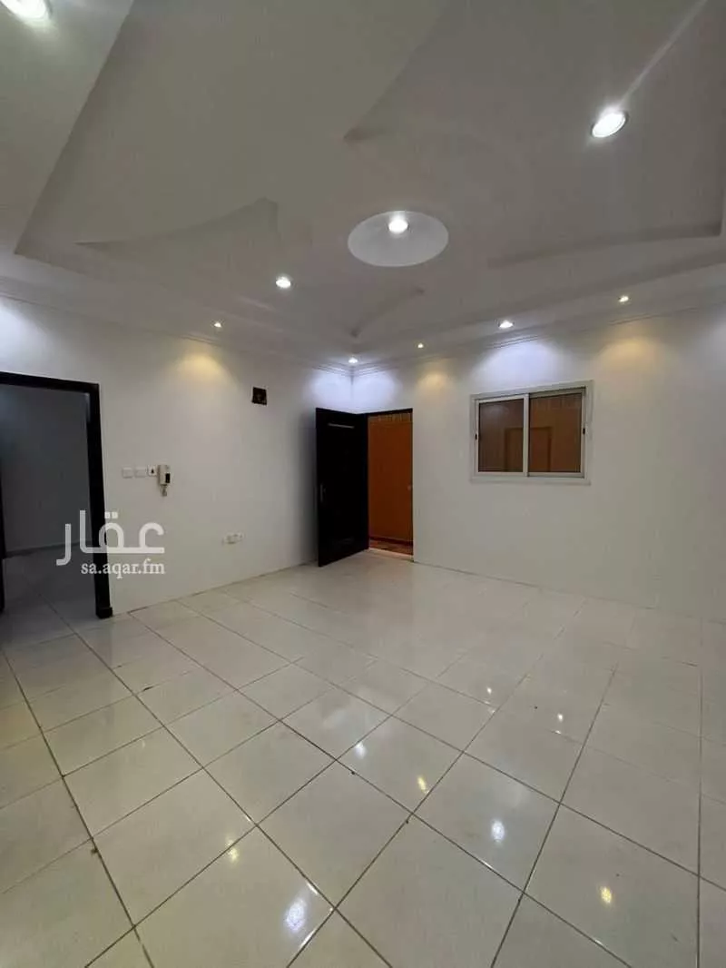 4 bedroom floor in Tuwaiq 8