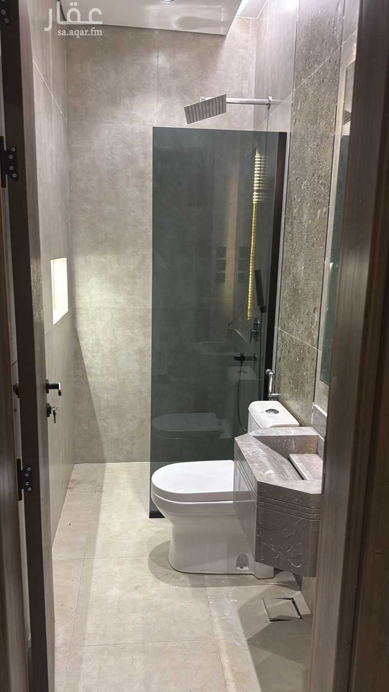5 bedroom apartment in Al Salam, Madinah 13