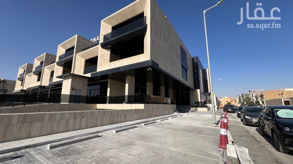 34 bedroom office in Granada, Riyadh 8